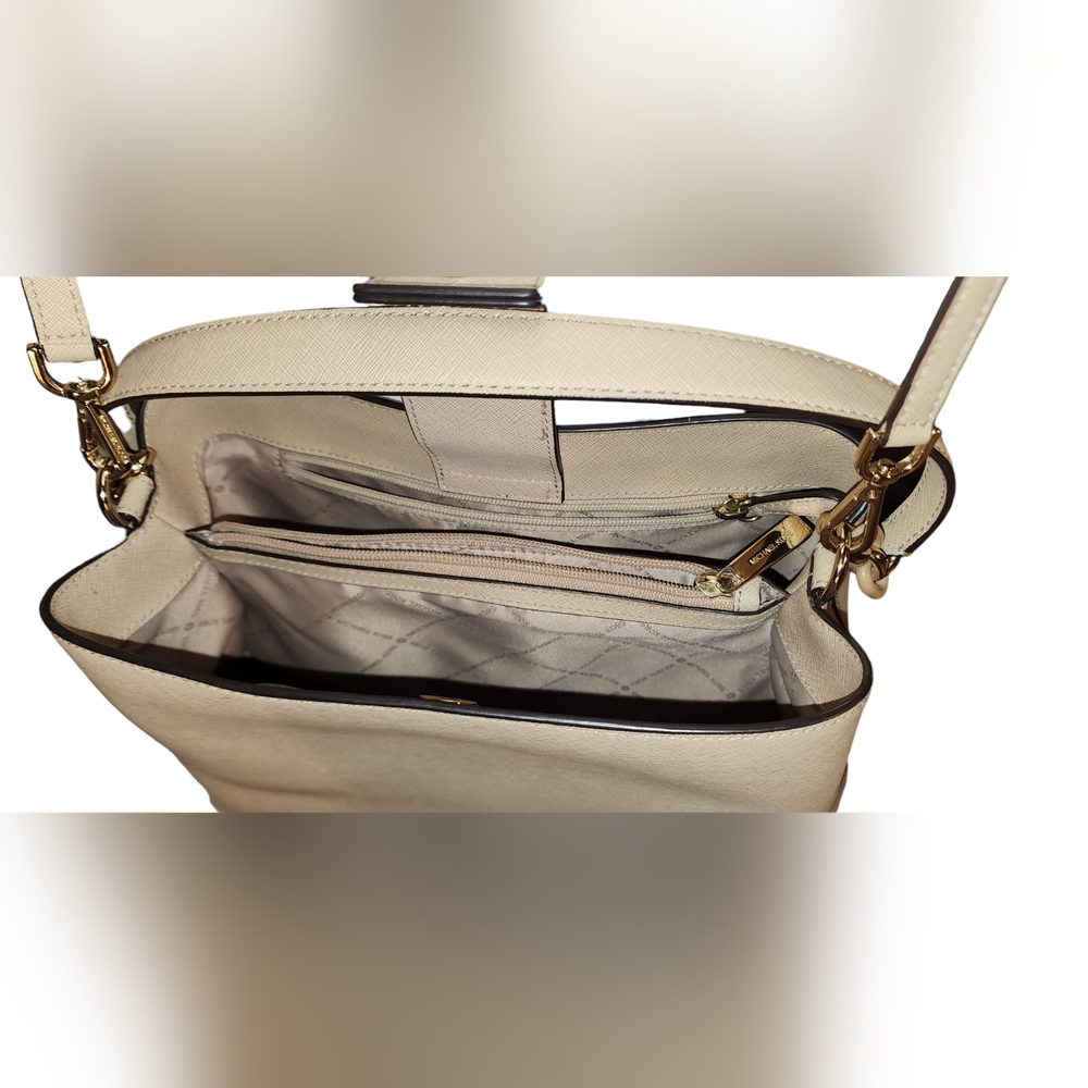 Micheal Kors Sofia Large Crossbody Bag - Picture 7 of 15